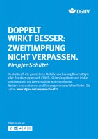 Plakat #ImpfenSchützt, Motiv  „Doppelt wirkt besser“ (DGUV Hochformat)